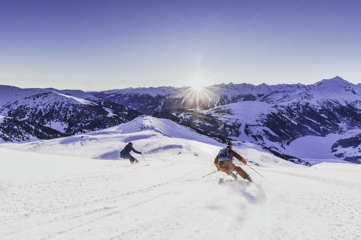 Unverspurte Hänge und Pistenspaß bei Sonnenaufgang im größten Skigebiet des Zillertals